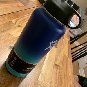 Brand new 2 toned 32oz hydro flask